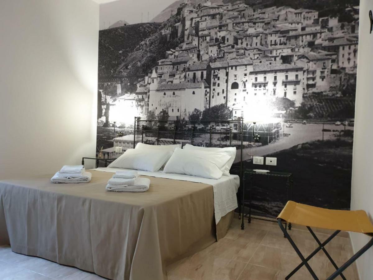 Porta Marina Guest Rooms Scalea Exterior foto